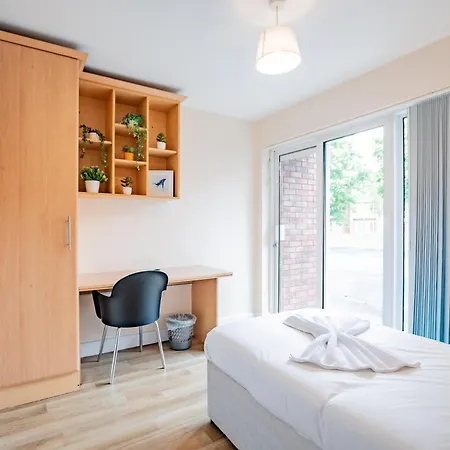 Bright & Spacious