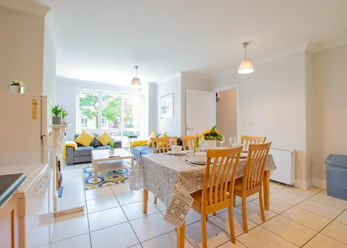 Apartman Bright & Spacious In Limerick Junction